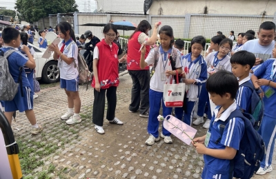 【石壁龙社区】繁花献礼感恩母亲——母亲节系列活动